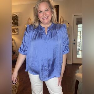 Cato periwinkle satin short sleeve top size 18/20